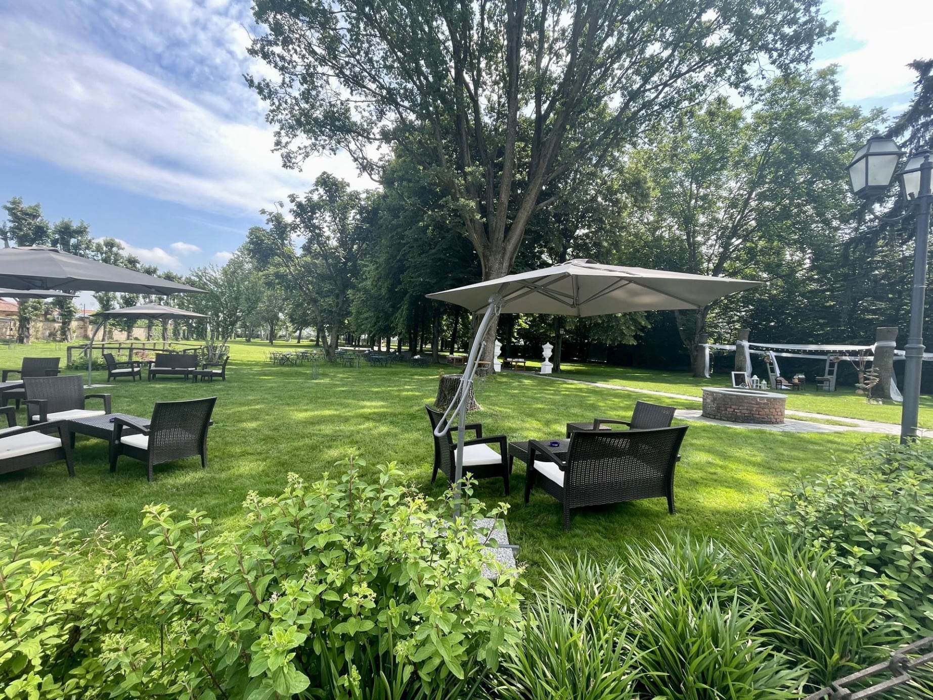 Location per matrimoni con parco *azione* *cosa* *dove*